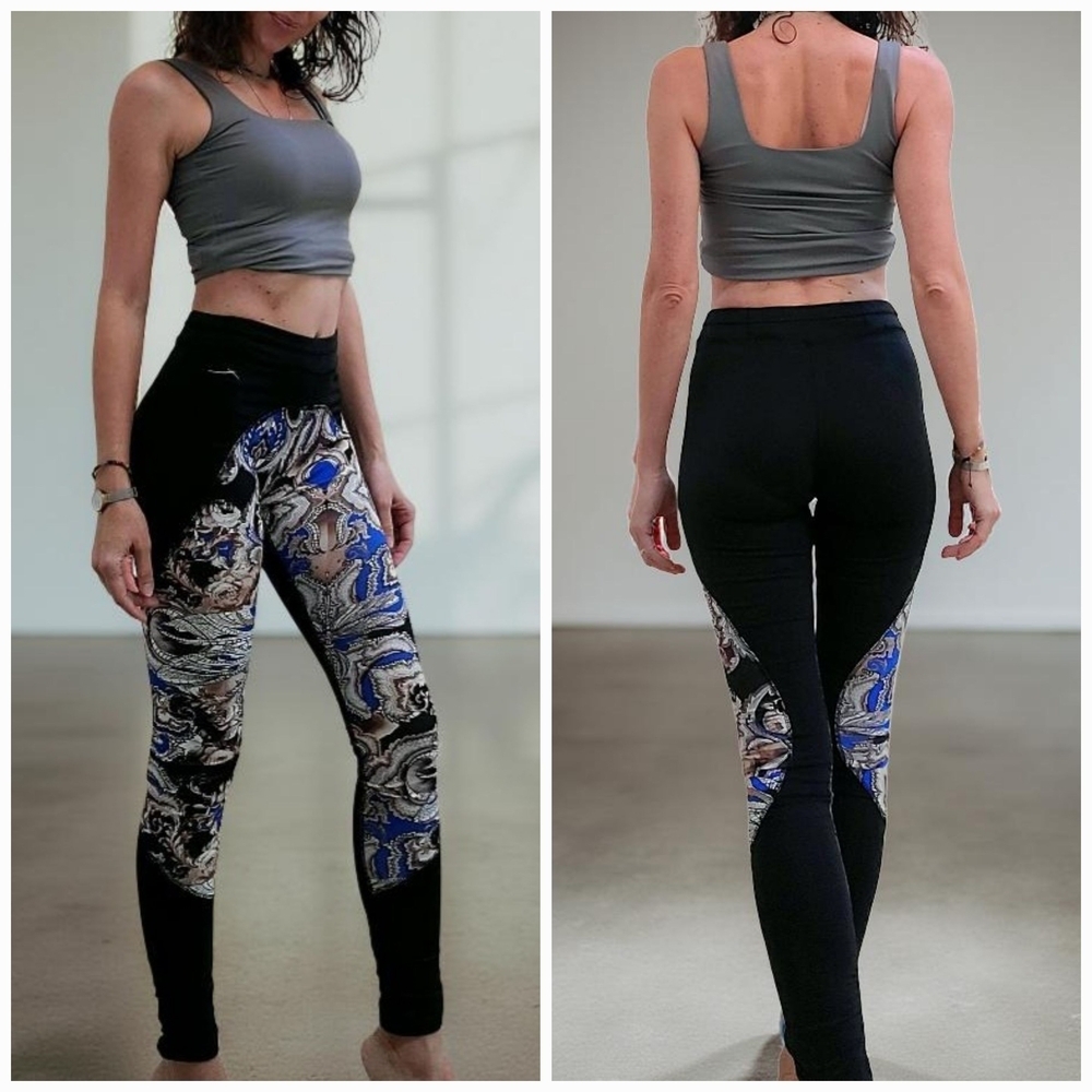 NWOT Gottex Stylish Black and Blue Floral Patterned Women's Leggings